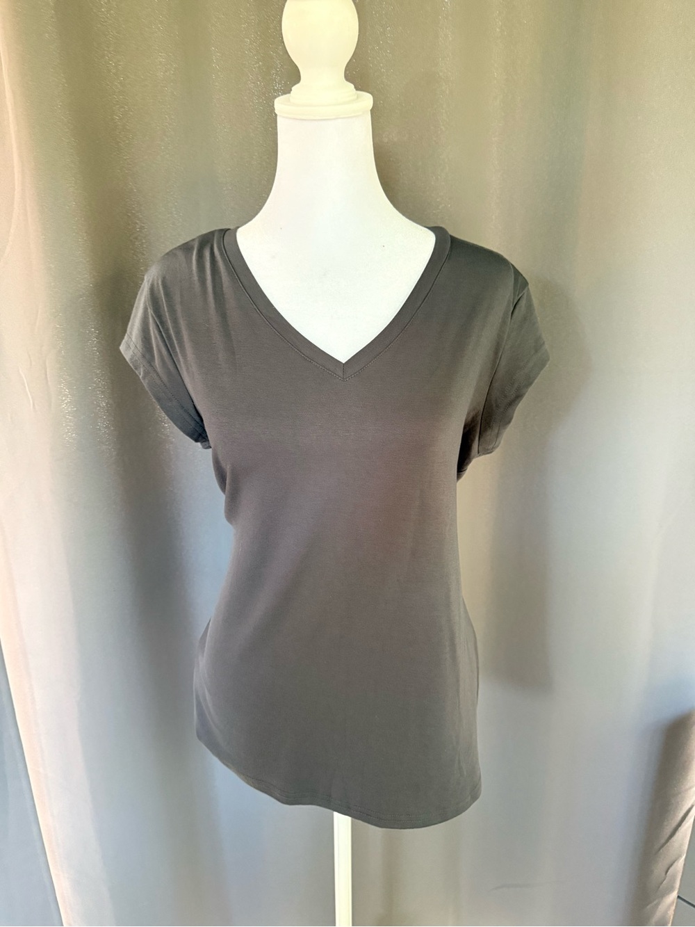 Everyday V-Neck Short Sleeve Tee in Black